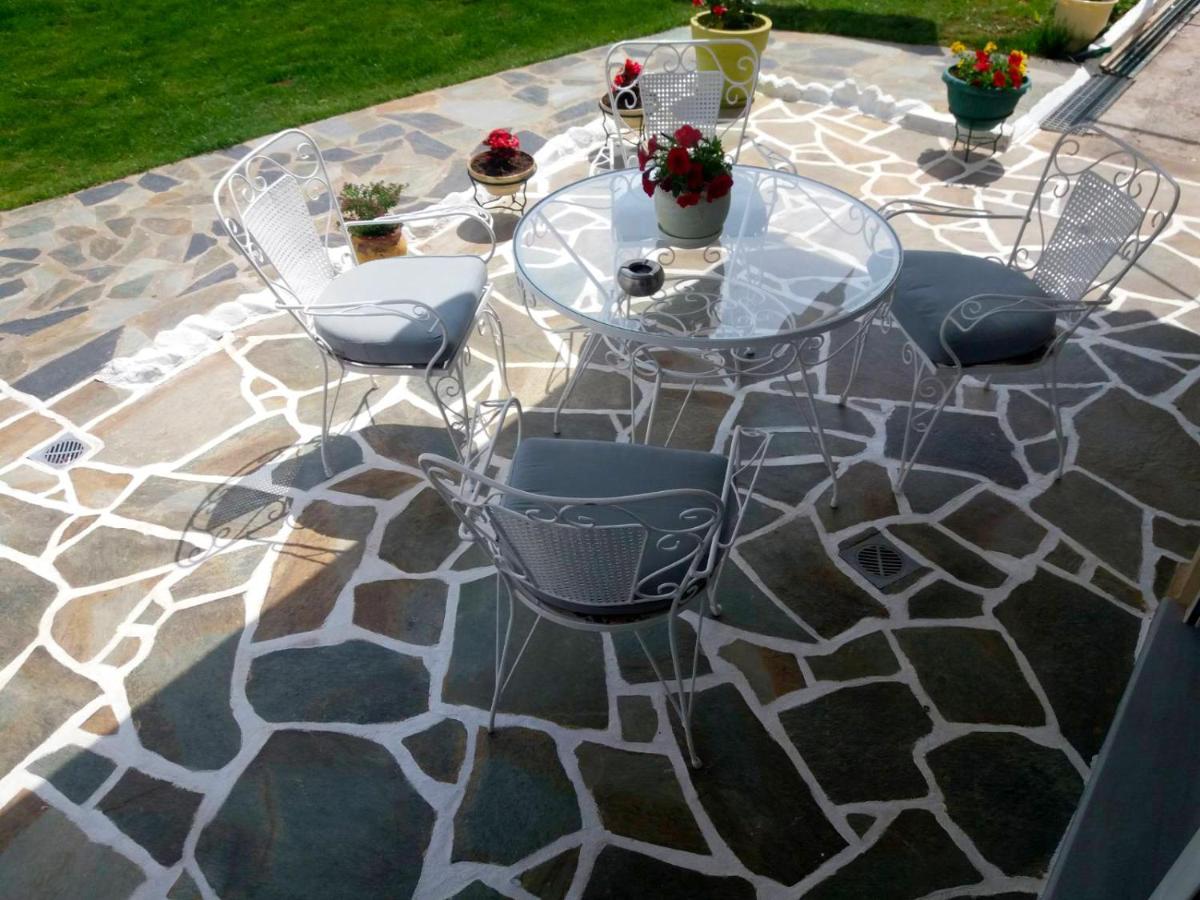 Maria'S Garden House Lägenhet Flogita Exteriör bild