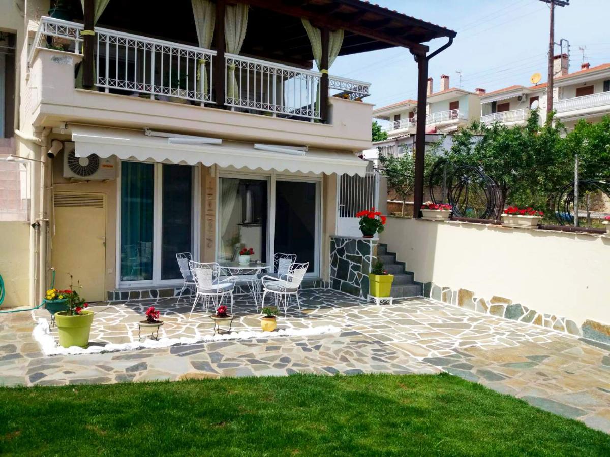 Maria'S Garden House Lägenhet Flogita Exteriör bild
