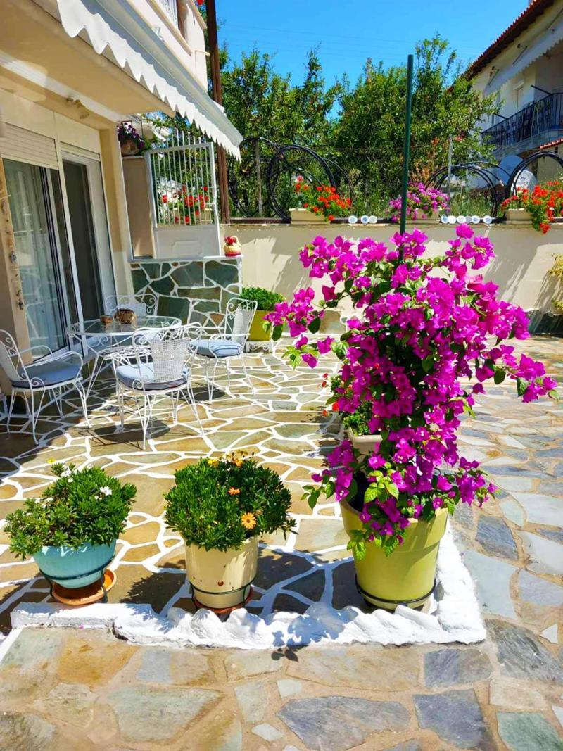 Maria'S Garden House Lägenhet Flogita Exteriör bild